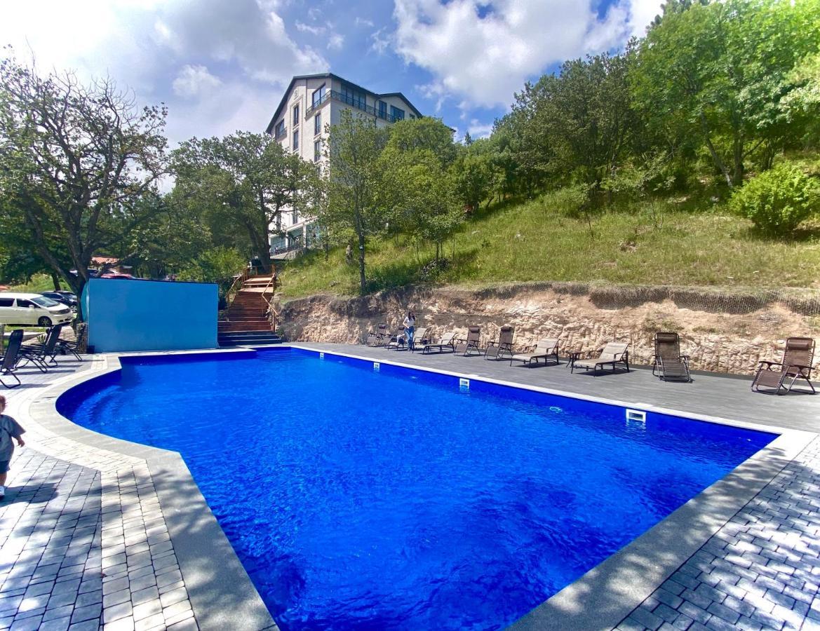 Aurora Resort, Hotel